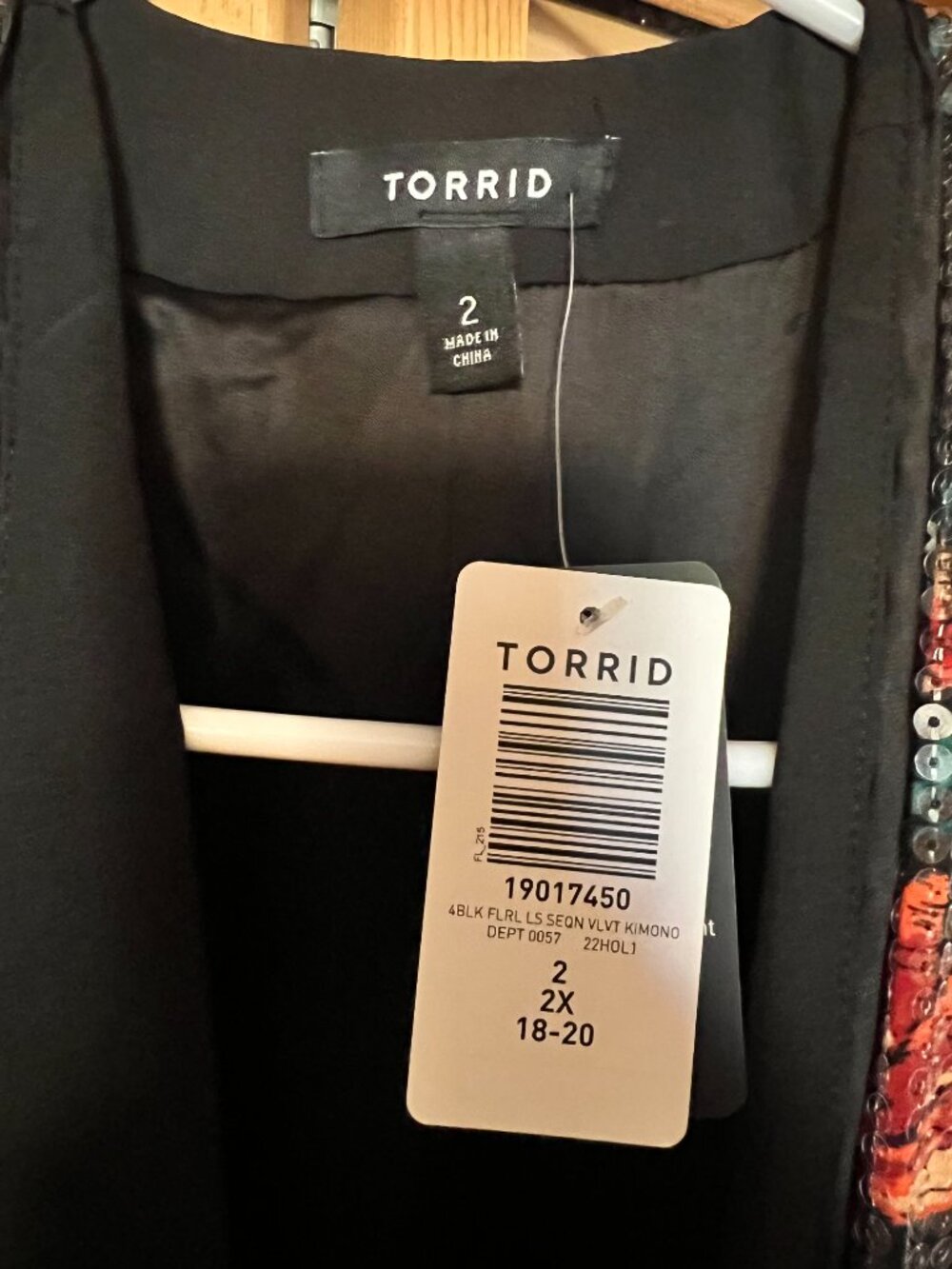 NWT Torrid Floral Print with Sequin Overlay Kimono Sz 2X - Picture 2 of 3